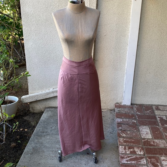 Free People beautiful mauve color midi skirt w/ from Bloomingdale’s. - Picture 3 of 11